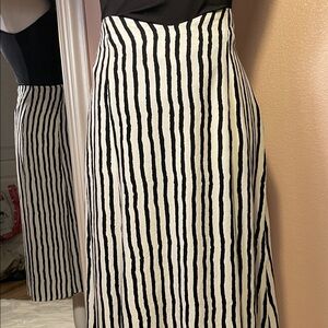 Black‎ & White Striped Midi Skirt | Kimchi Blue | Size 8